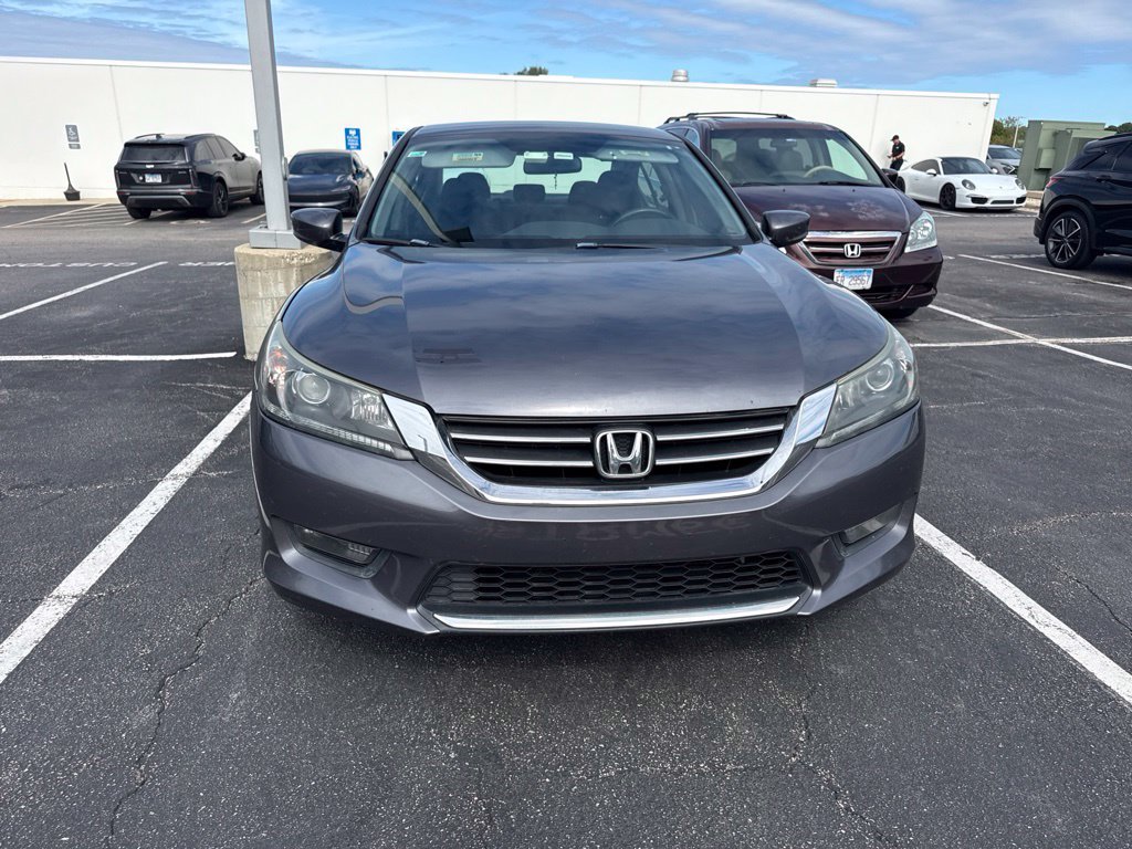 Used 2015 Modern Steel Metallic Honda Sport image 4