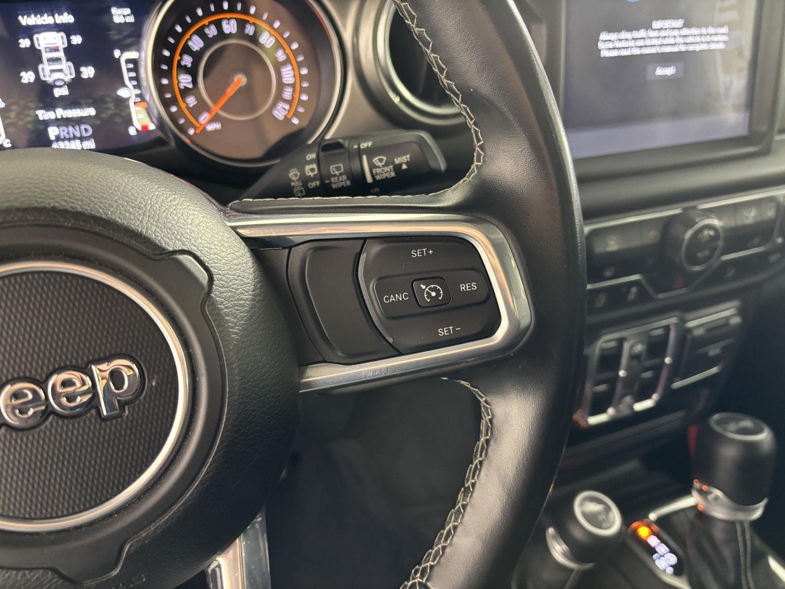 Used 2020 Billet Silver Metallic Jeep Sahara image 25