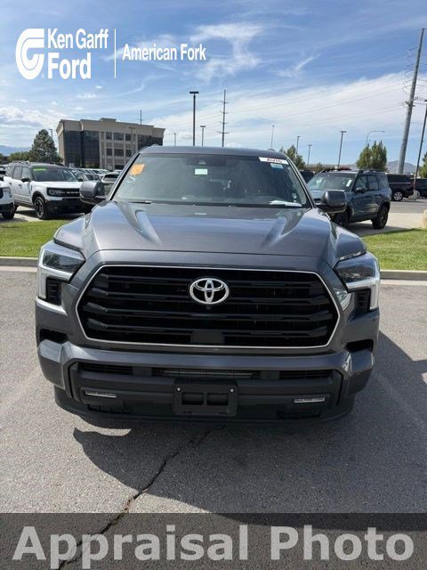 2025 Toyota Sequoia SR5 4WD i-FORCE MAX Hybrid's photo