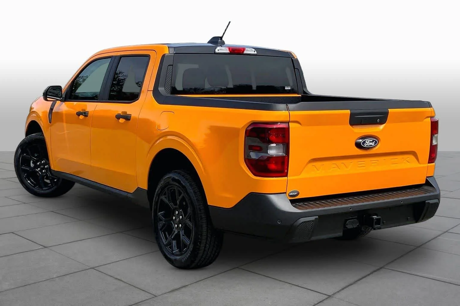 New 2026 Orange Fury Metallic Tri-Coat Ford XLT image 3