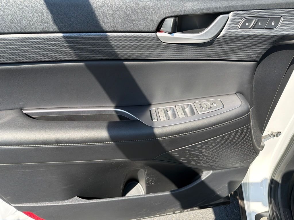 Used 2024 White Hyundai Limited image 9
