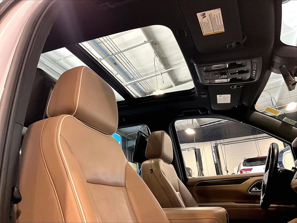 Used 2023 Beige Chevrolet Premier image 23