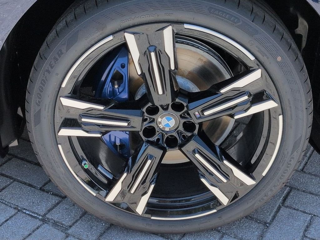 New 2026 Tanzanite Blue II Metallic BMW M50 xDrive image 11