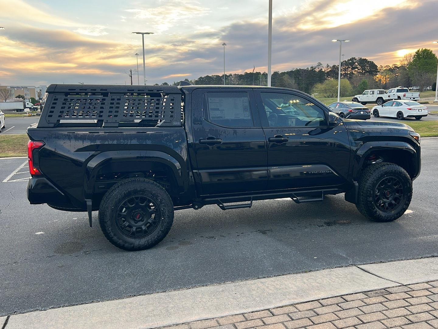 2025 Toyota Tacoma SR5 - Photo 35