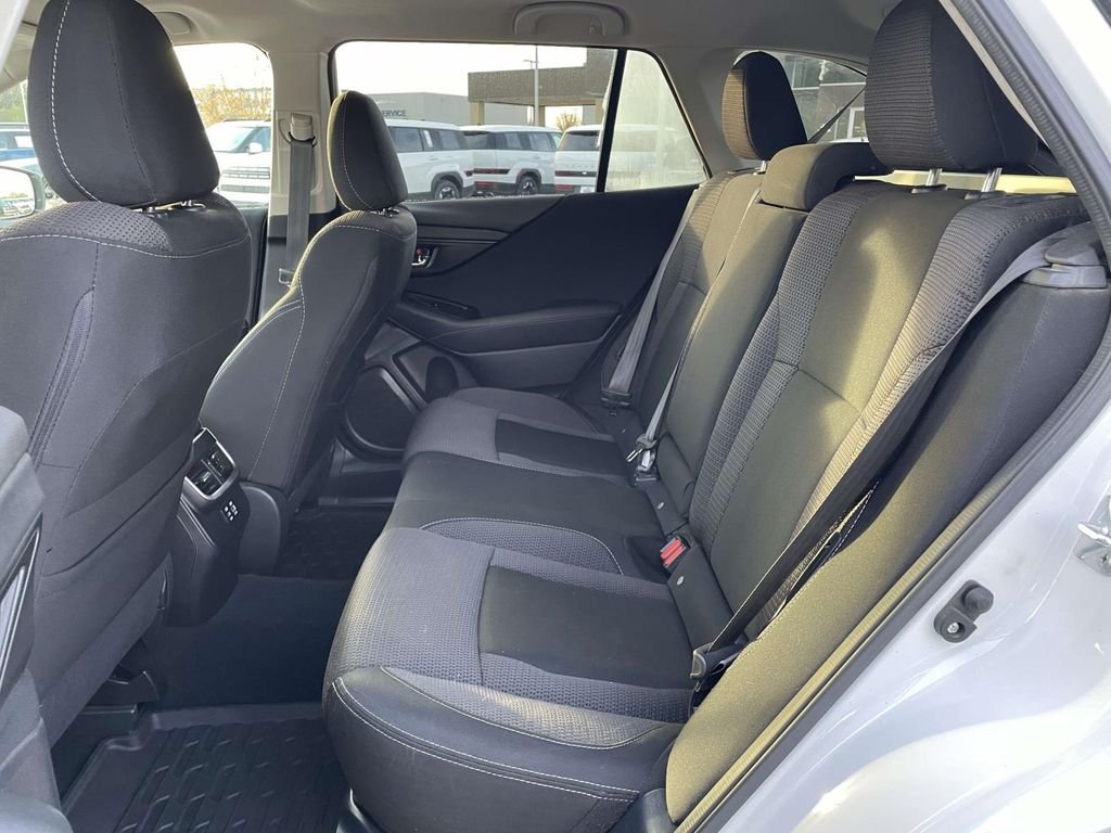 Used 2025 Crystal White Pearl Subaru Premium image 3