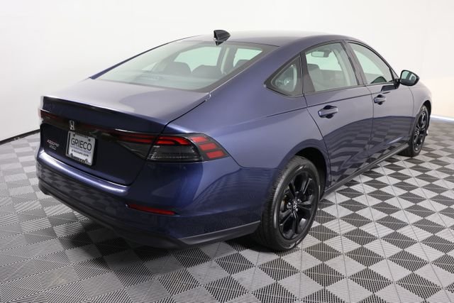 Used 2025 Blue Honda SE image 8