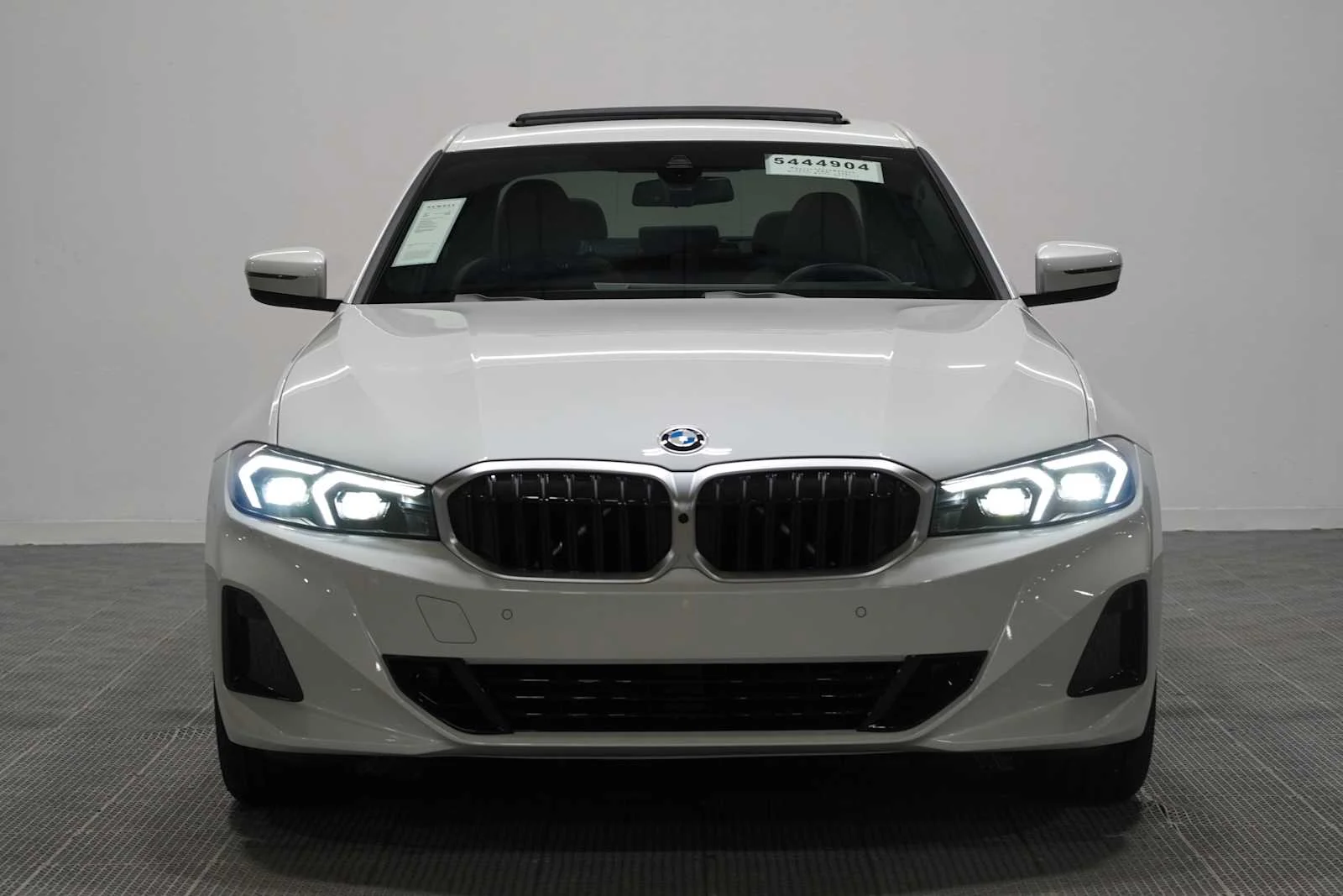 New 2026 Mineral White Metallic BMW 330i image 3