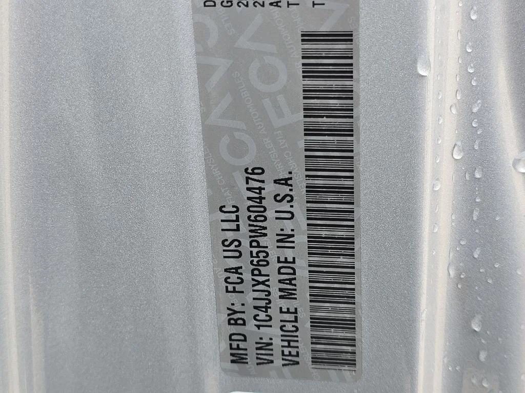 Used 2023 Silver Jeep Sahara 4xe image 35