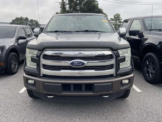 Used 2016  Ford Lariat image 2