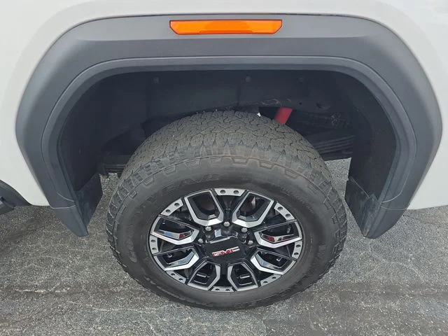 Used 2024 White GMC AT4 image 35