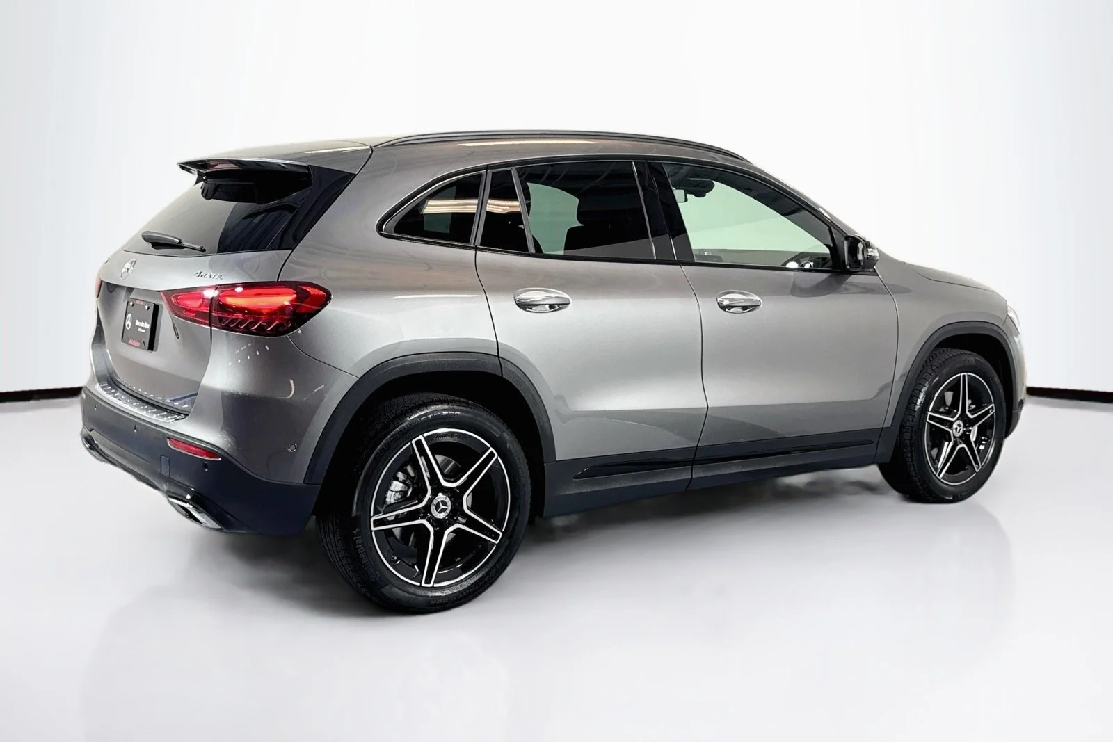 Used 2026 Mountain Grey Metallic Mercedes-Benz GLA 250 image 5