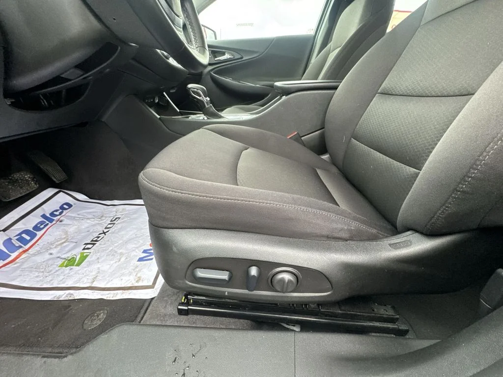 Used 2024 White Chevrolet LT image 12