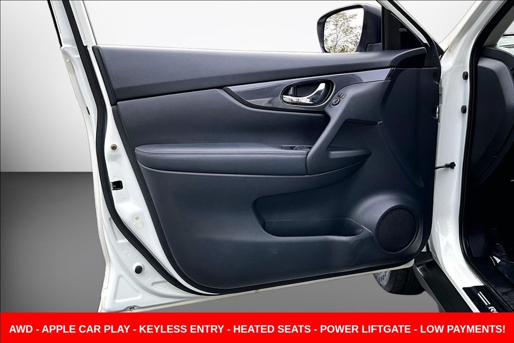 Used 2019 White Nissan SV image 23