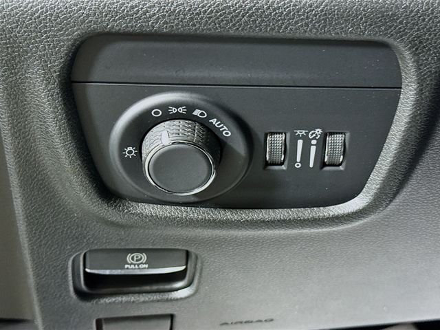 Used 2023 Black Jeep Altitude X image 10