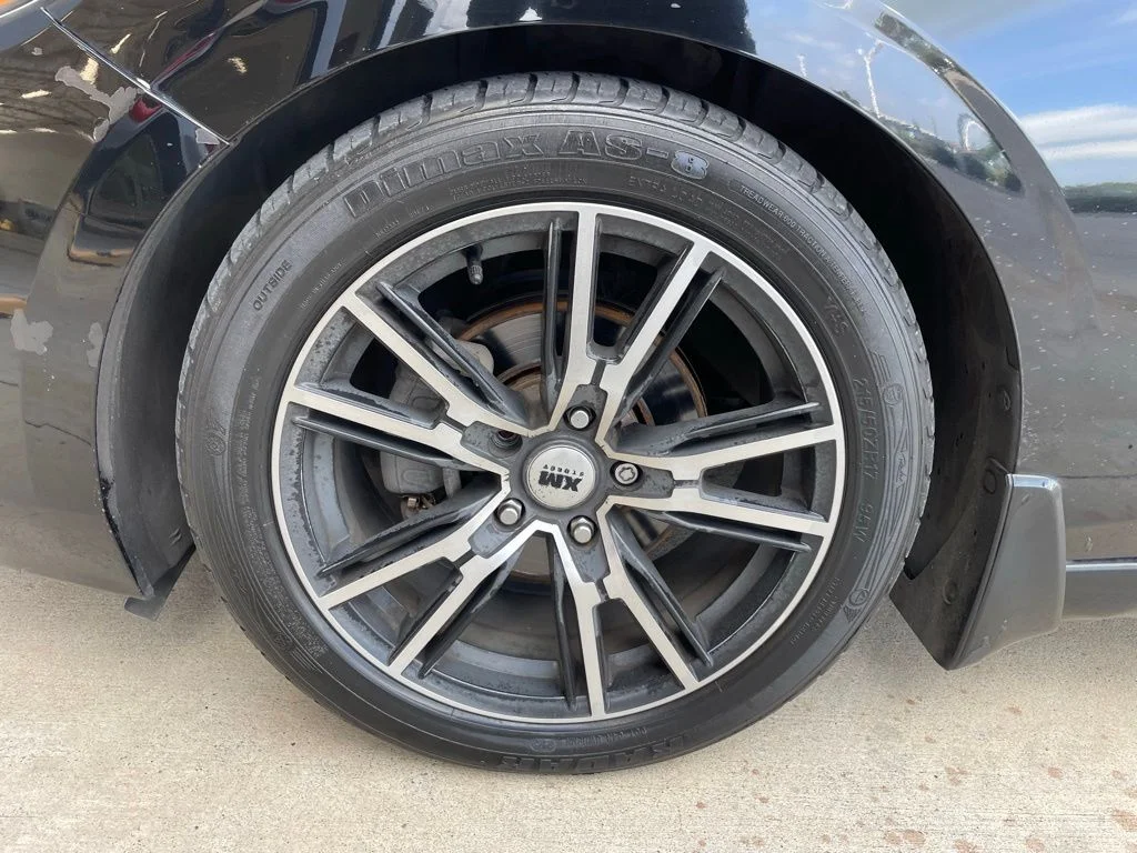 Used 2020 Black Nissan S image 16