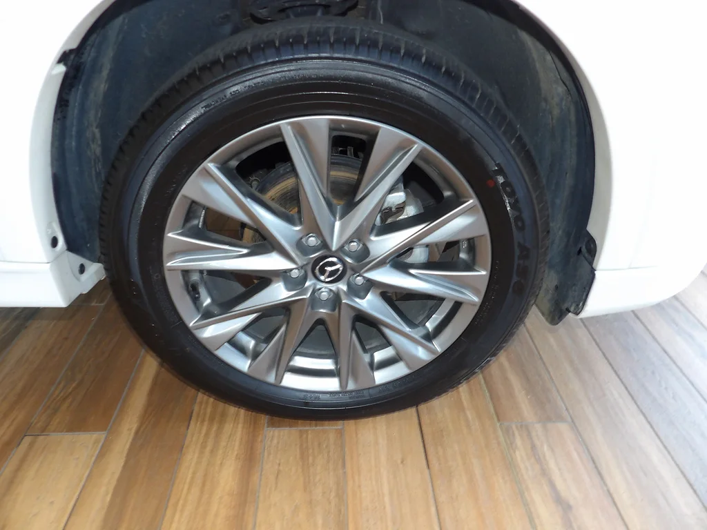 Certified Used 2025 Rhodium White Metallic Mazda 2.5 S Premium Plus image 4