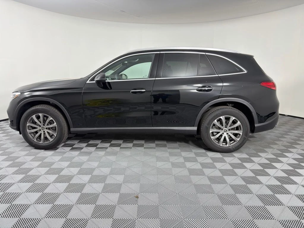 Certified Used 2026 Black Mercedes-Benz GLC 300 image 5