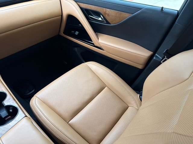 Used 2024 Gray Lexus 600 Luxury image 15