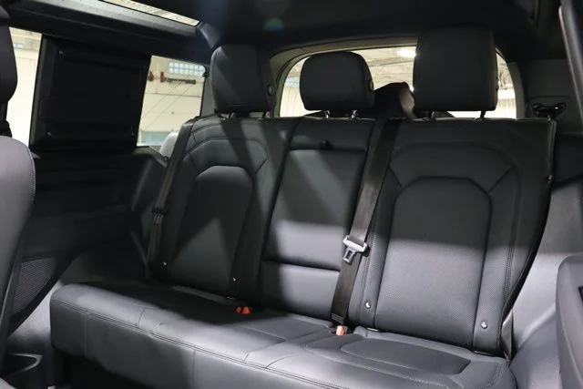 Used 2023 Grasmere Green Land Rover 75th Edition image 29