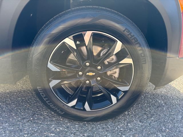 Used 2022 Crimson Chevrolet LT image 29