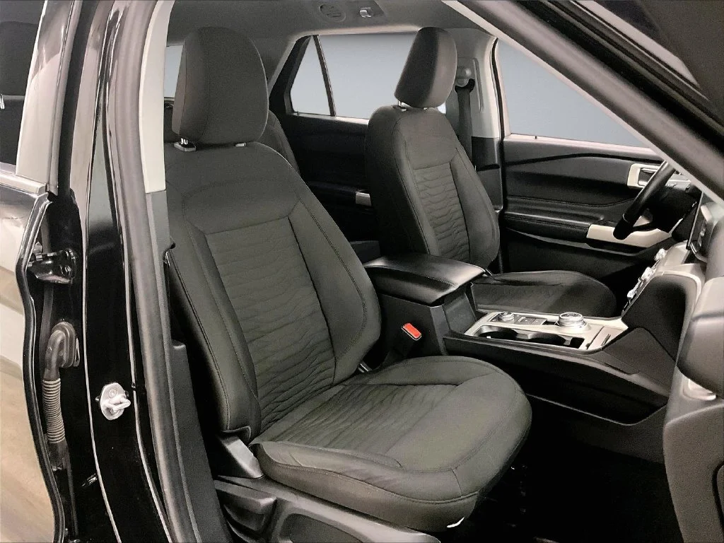Used 2021 Black Ford XLT image 30