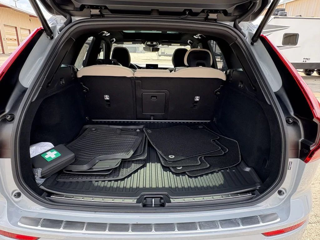 New 2026 Vapour Grey Volvo Plus image 28