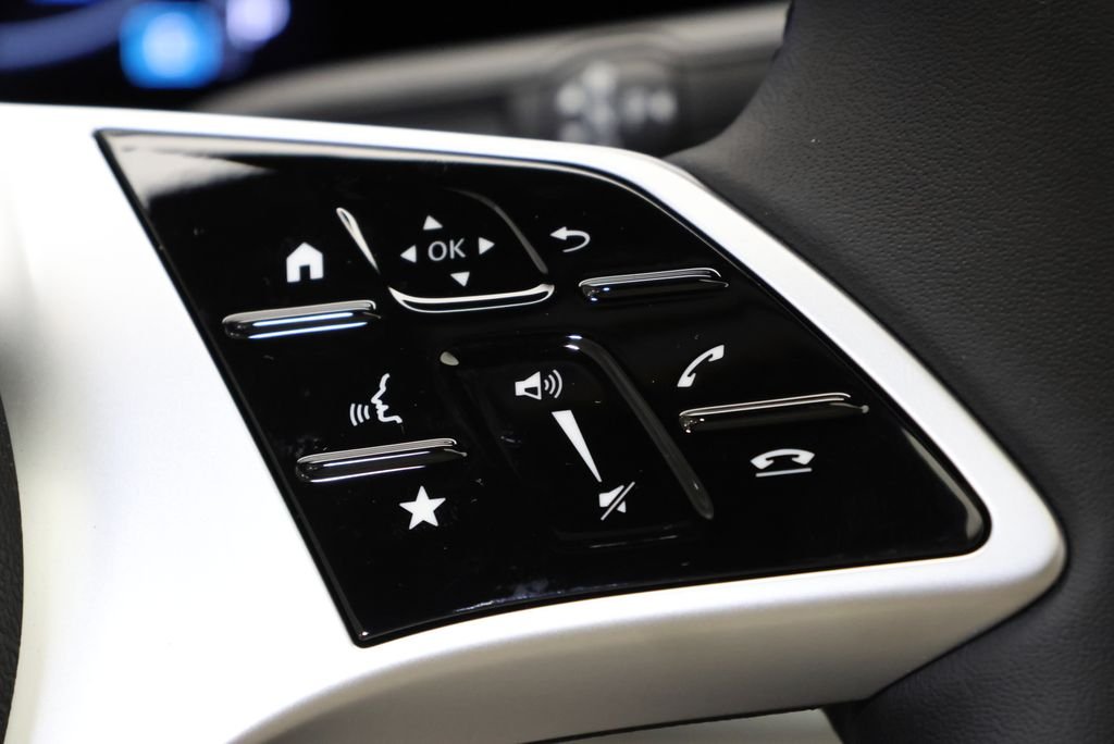 Used 2026 Night Black Mercedes-Benz GLB 250 image 22