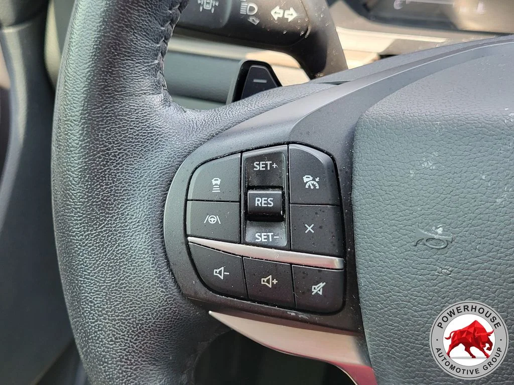 Used 2020 White Ford Limited image 31