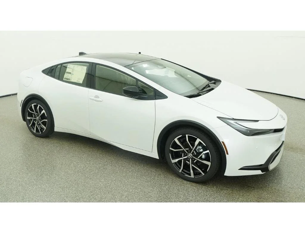 New 2026 Wind Chill Pearl Toyota XSE image 12