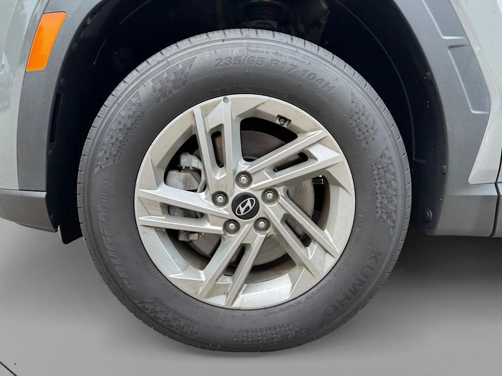 Used 2025 Gray Hyundai SE image 18