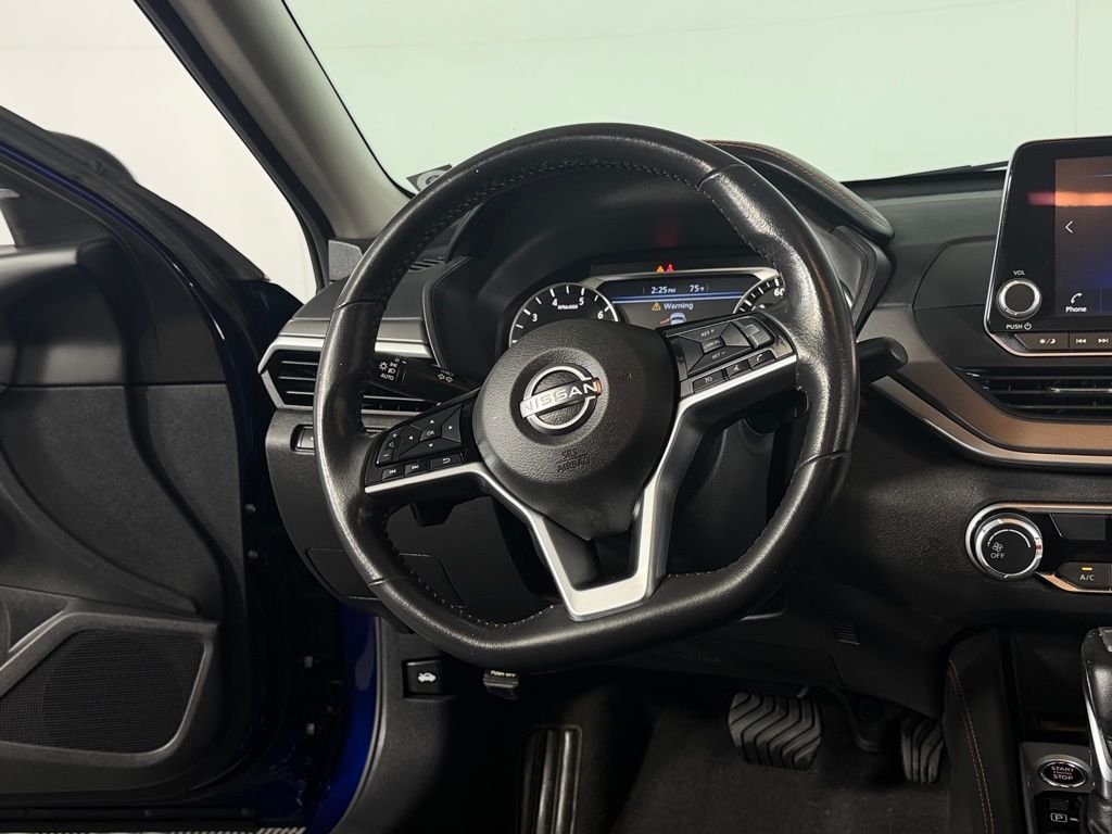 Used 2023 Blue Nissan 2.5 SR image 16