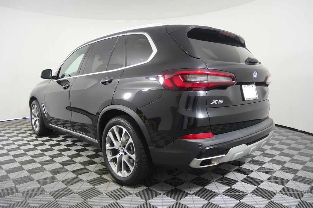 Used 2023 Black Sapphire Metallic BMW xDrive40i image 3