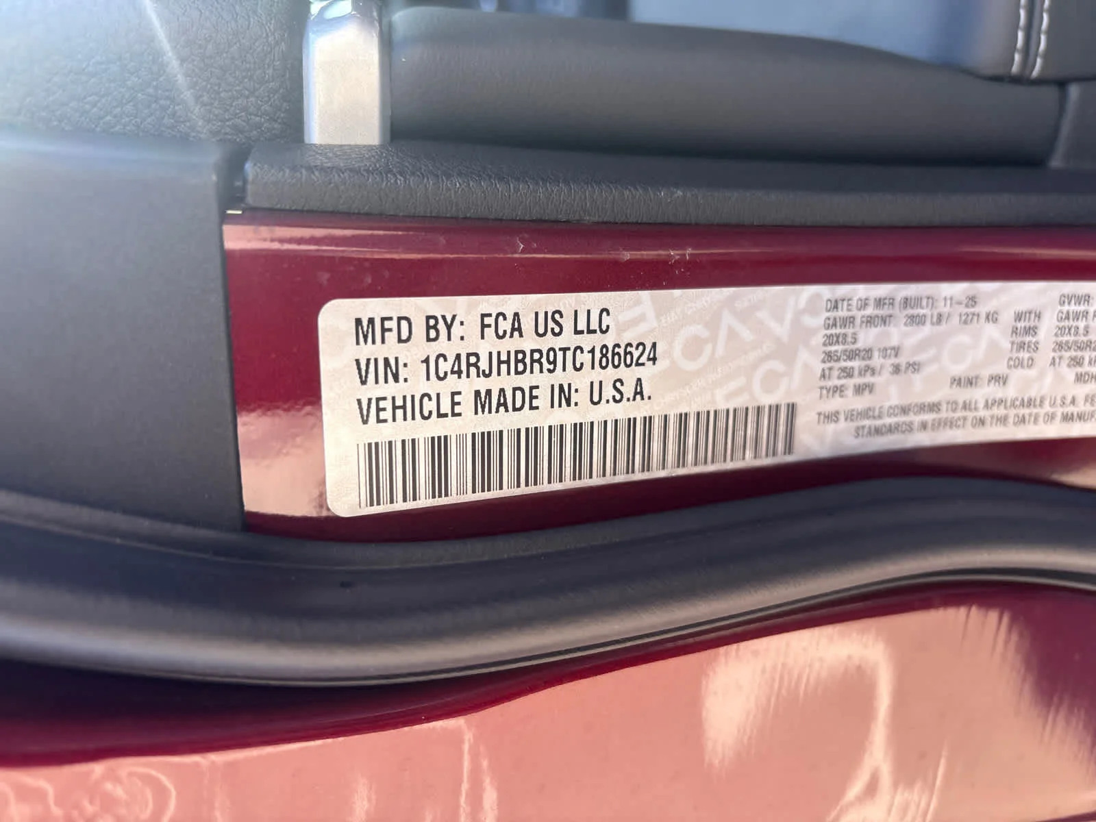 New 2026 Velvet Red Pearl-Coat Exterior Paint Jeep Limited image 31