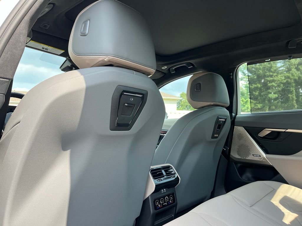 Used 2026 Mineral White Metallic BMW 550e xDrive image 24