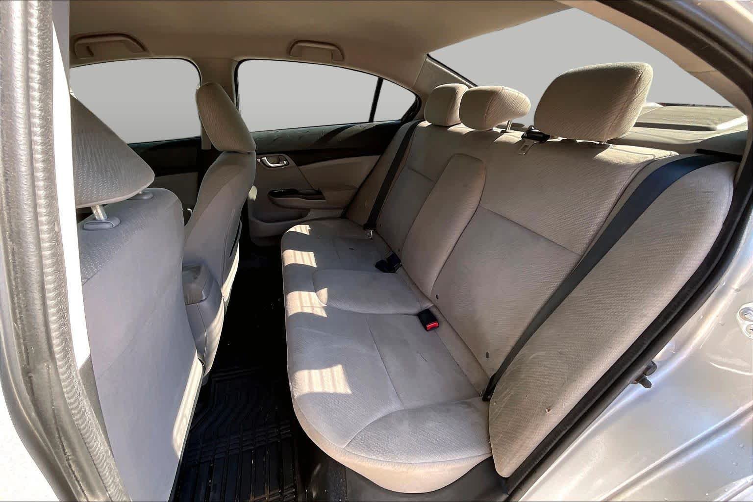 Used 2013 Alabaster Silver Metallic Honda LX image 17