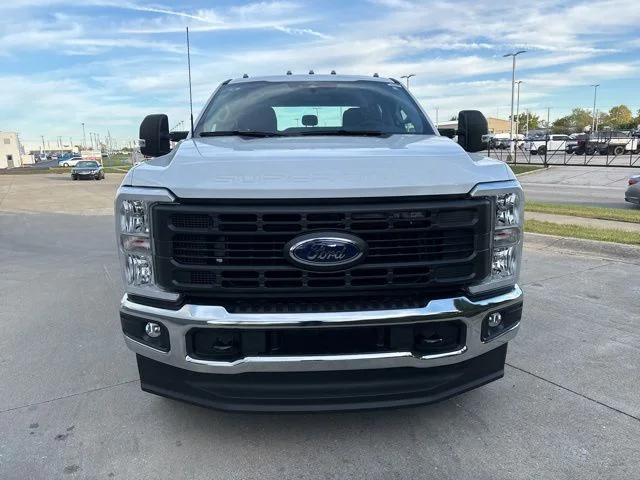 New 2026 Oxford White Ford F-350® XL image 4