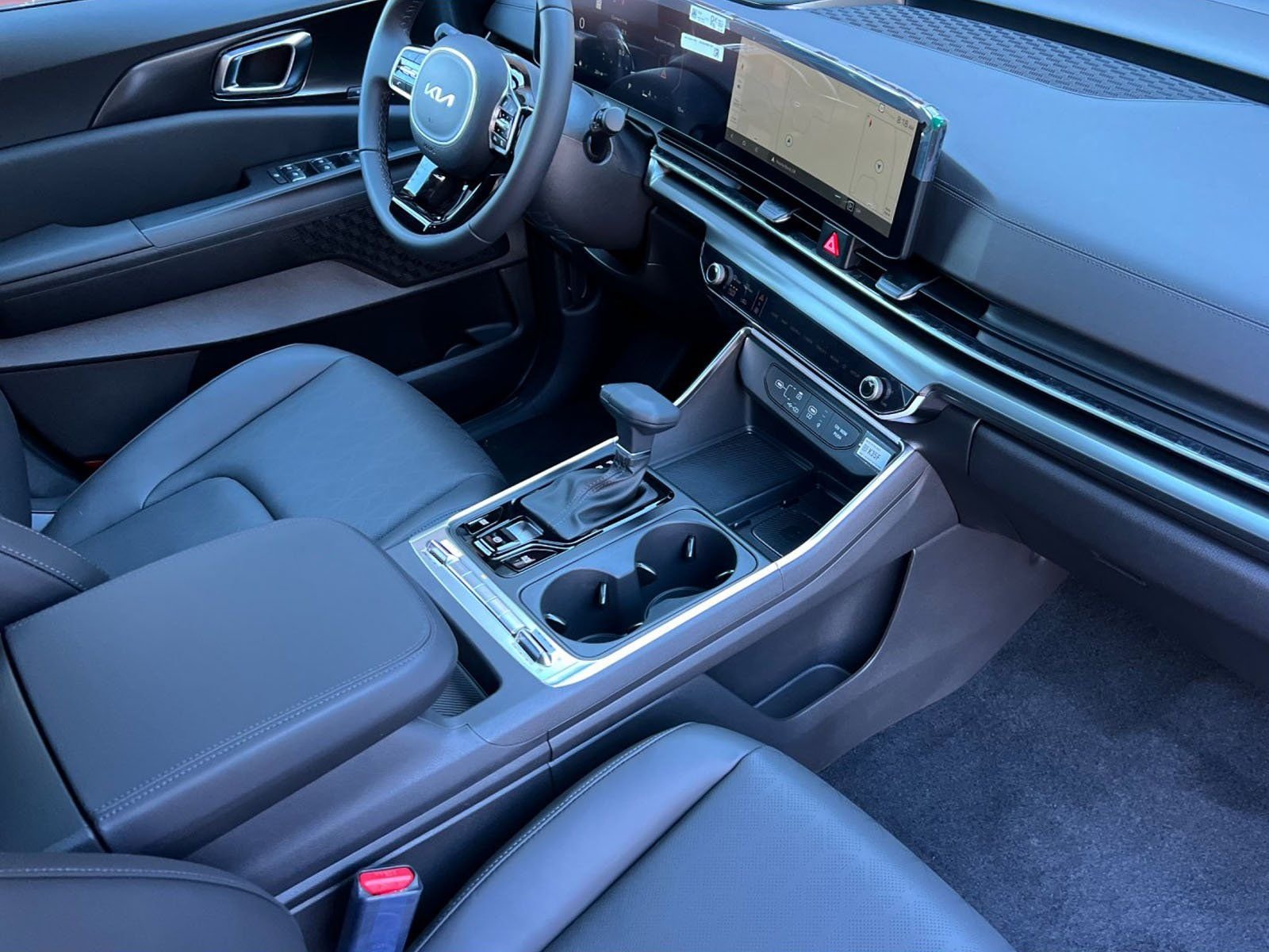 2025 Kia Carnival SX - Photo 18