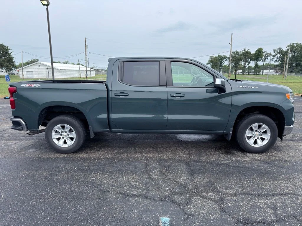 Used 2025 Gray Chevrolet LT image 8