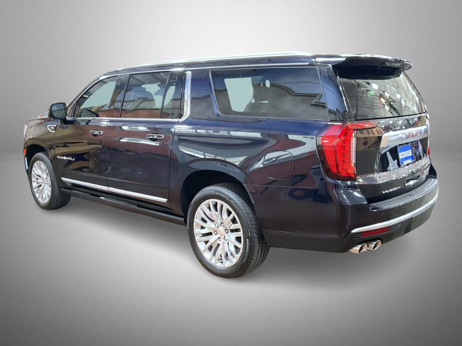 Used 2023 Blue GMC Denali image 7