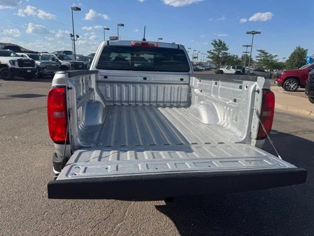 Used 2016 SILVER ICE METALLIC Chevrolet 4WD LT image 21