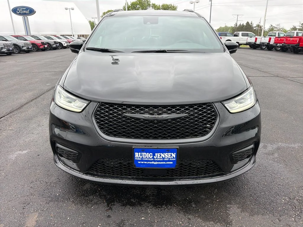 2026 Chrysler Pacifica Select - Photo 8
