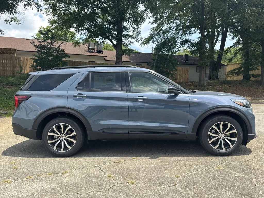 New 2026 Vapor Blue Metallic Ford ST-Line image 8
