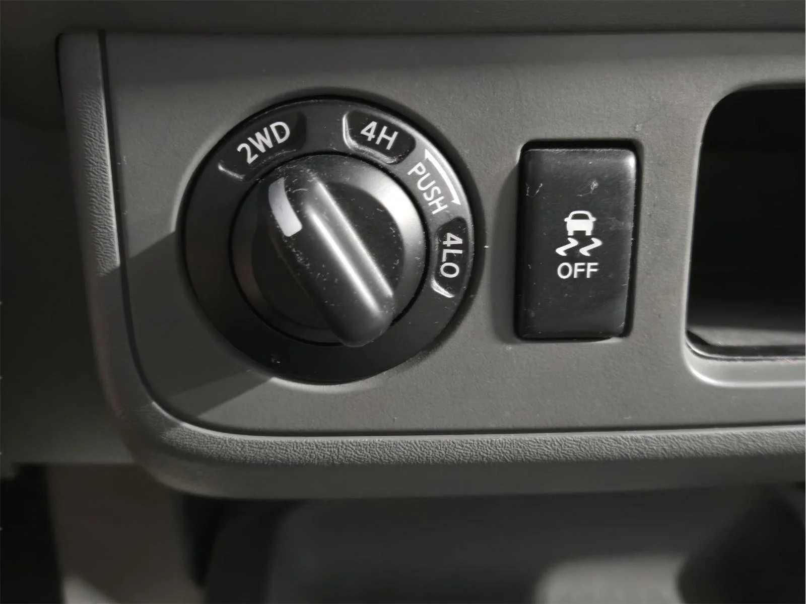 Used 2018 Gun Metallic Nissan SV V6 image 21