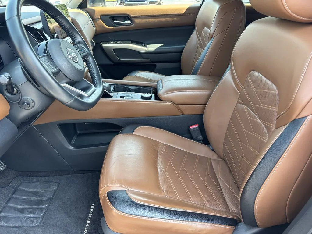 Used 2023 Silver Nissan Platinum image 15