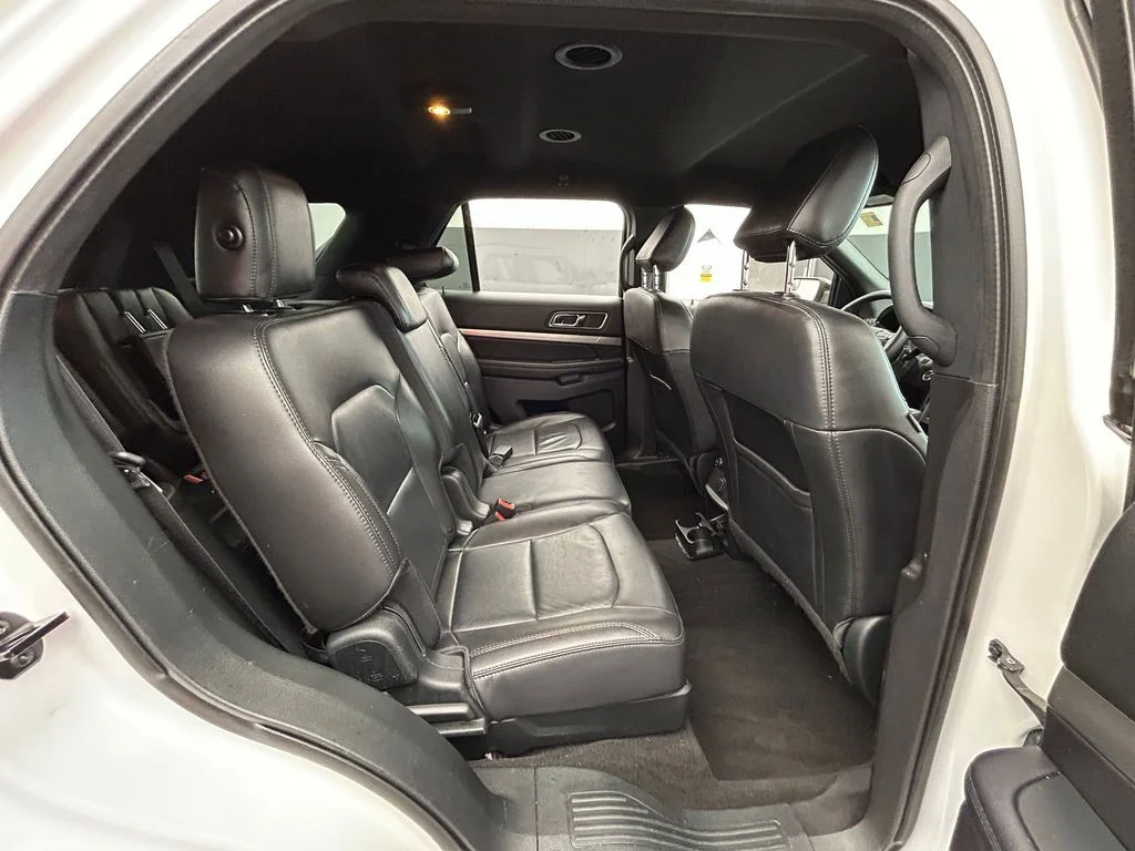 Used 2018 White Platinum Clearcoat Metallic Ford XLT image 39