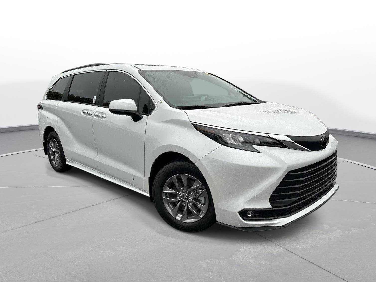 Certified Used 2026 Wind Chill Pearl Toyota XLE 7-Passenger image 4