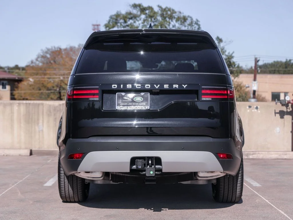 Used 2025 Santorini Black Metallic Land Rover S image 8