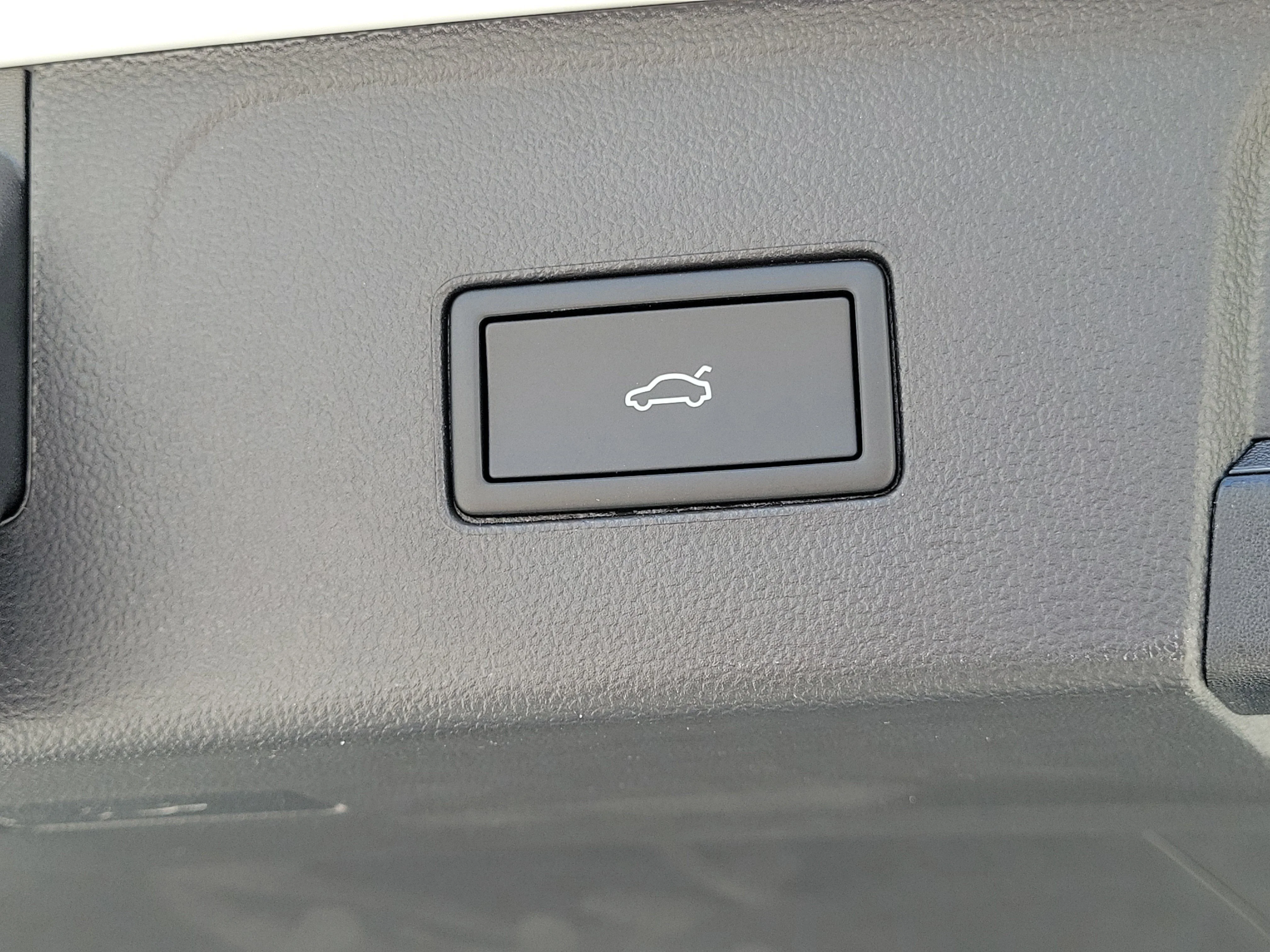 New 2026 White Volkswagen SE w/Technology image 12