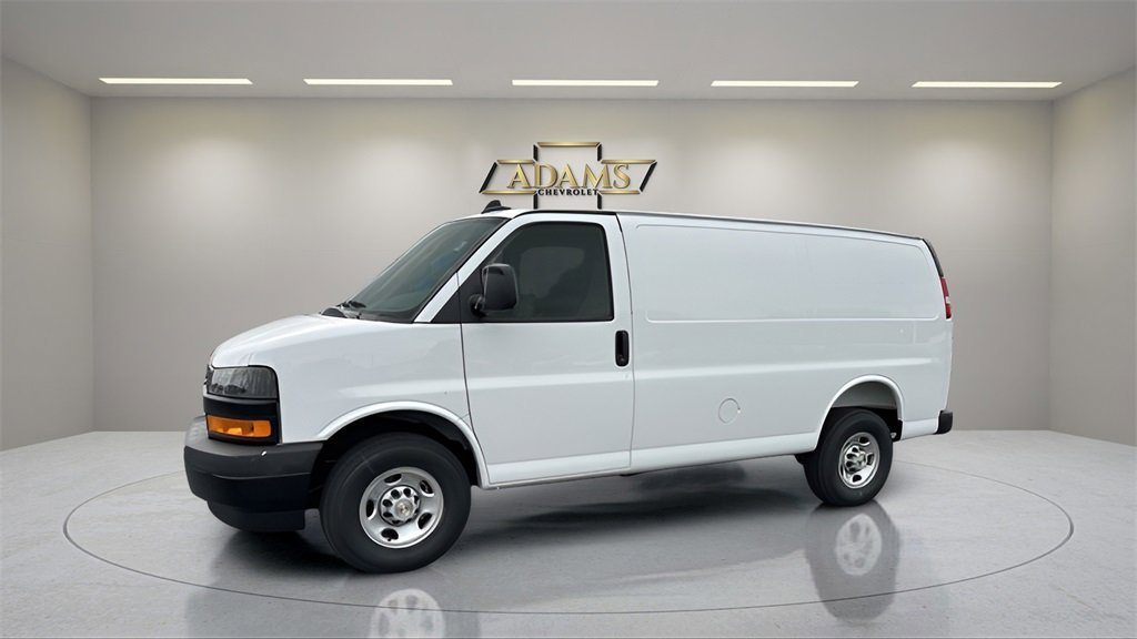 2025 Chevrolet Express Cargo 2500 photo 3