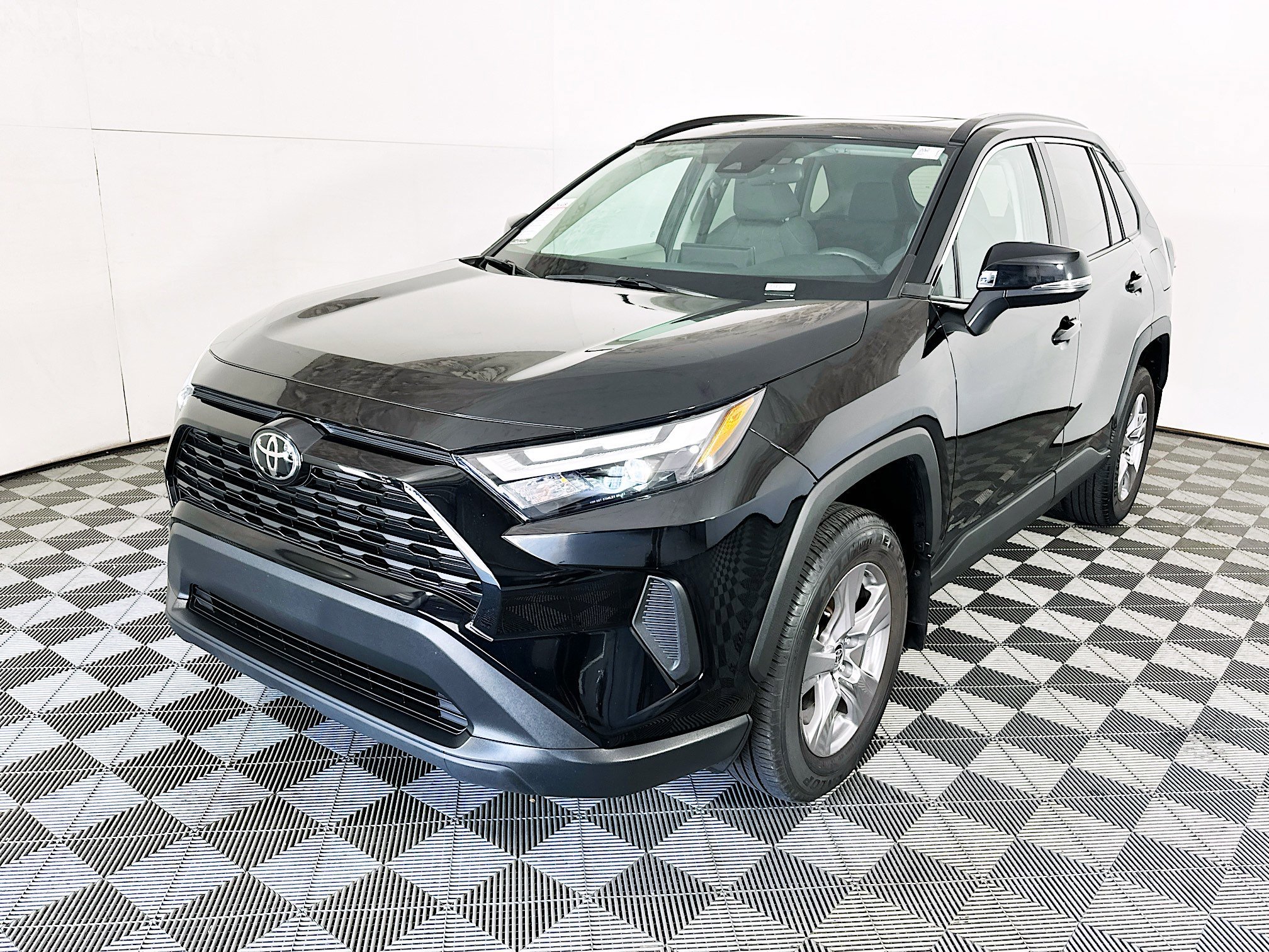 Used 2025 Midnight Black Metallic Toyota XLE image 7